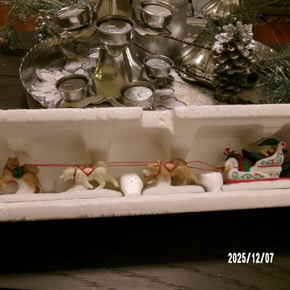 Dept Department 56 North Pole Series Canine Couriers Christmas Dog Sled 56706 - Picture 5 of 9